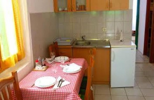 Preko House | Holiday house Villa Jadran - 10 m from beach: - Preko, Island Ugljan, Croatia