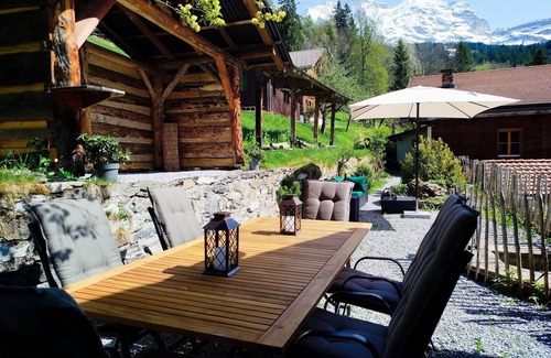 Wengen Ski Chalet | Holiday house Wengen for 1 - 10 persons with 4 bedrooms - Holiday apartment in one or multi-family h