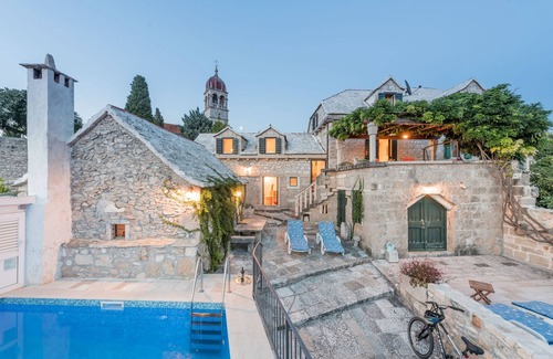 Donji Humac House | Holiday house with a swimming pool Donji Humac, Brač (K-11359)