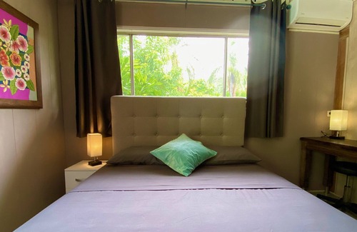 Punaauia House | Holiday house with private pool, near the beach with an exotic garden