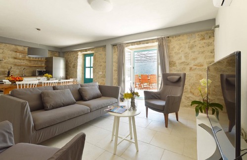 Zaostrog House | Holiday house Zaostrog for 1 - 8 persons with 4 bedrooms - Holiday house