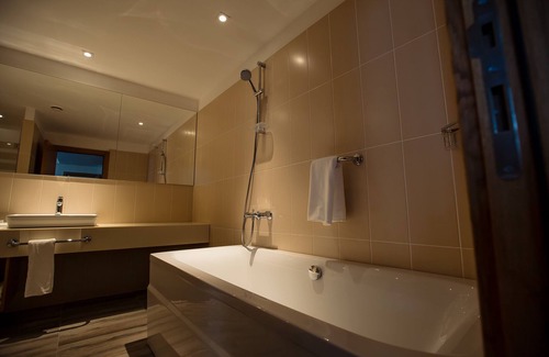 Aktau Hotel | Holiday Inn Aktau - Seaside by IHG