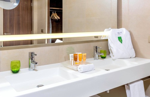 Algiers Hotel | Holiday Inn Algiers - Cheraga Tower by IHG