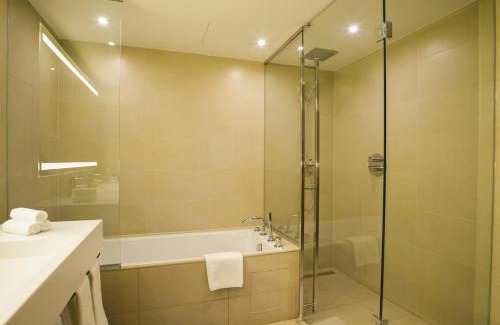 Algiers Hotel | Holiday Inn Algiers - Cheraga Tower by IHG