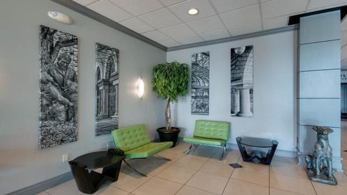 Manhattan Hotel | Holiday Inn At the Campus by IHG