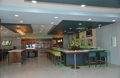 Beaumont Hotel | Holiday Inn - Beaumont East-Medical Ctr Area by IHG