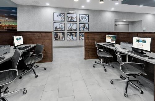 Beaumont Hotel | Holiday Inn - Beaumont East-Medical Ctr Area by IHG