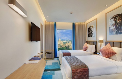 Gandhi Nagar Hotel | Holiday Inn Bengaluru Racecourse by IHG