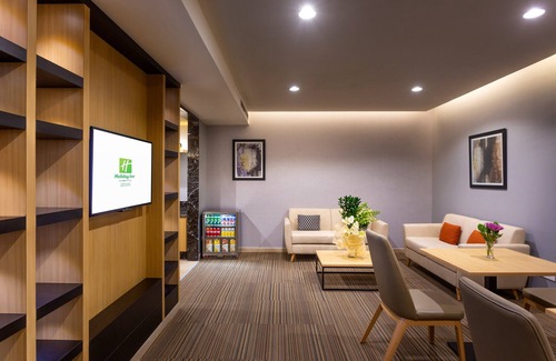 Gandhi Nagar Hotel | Holiday Inn Bengaluru Racecourse by IHG