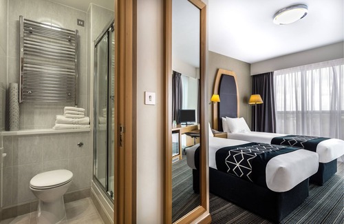 Cannock Hotel | Holiday Inn Birmingham North - Cannock by IHG
