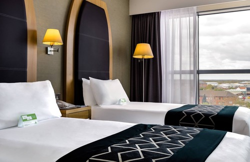 Cannock Hotel | Holiday Inn Birmingham North - Cannock by IHG