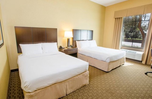 Ocotillo Hotel | Holiday Inn Chandler | 2 Queen Beds | Convenient Phoenix Area Stay w/Pool