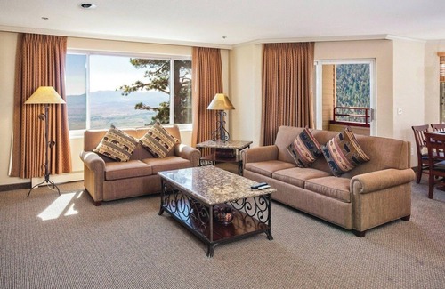 Tahoe Village Resort | Holiday Inn Club Vacations Tahoe Ridge Resort by IHG Modern 1 Bedroom