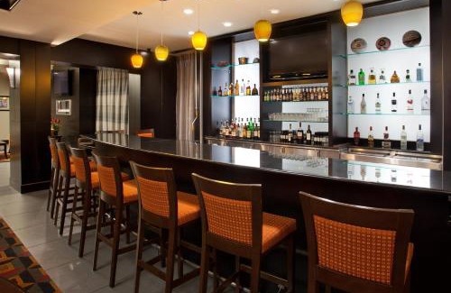 Columbus Hotel | Holiday Inn Columbus-Hilliard by IHG