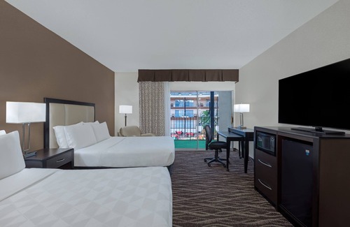 Greater South Side Hotel | Holiday Inn Des Moines-Airport/Conf Center by IHG