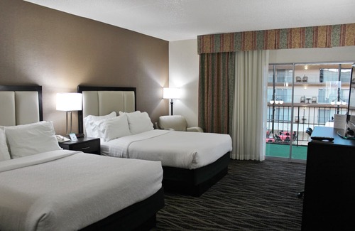 Greater South Side Hotel | Holiday Inn Des Moines-Airport/Conf Center by IHG