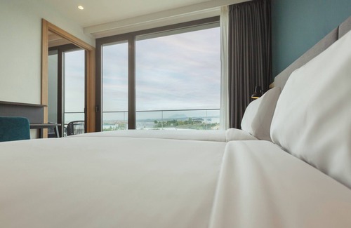 Sant Cugat del Valles Hotel | Holiday Inn Barcelona-Sant Cugat by IHG