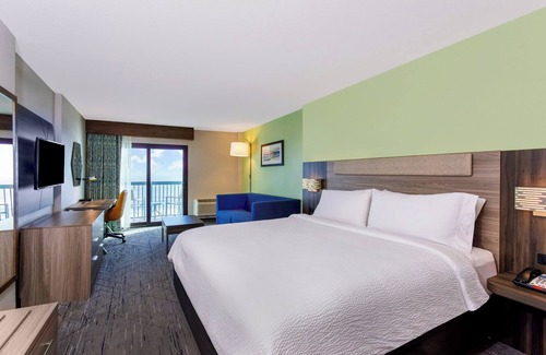 Daytona Beach Shores Hotel | Holiday Inn Express & Suites Oceanfront by IHG