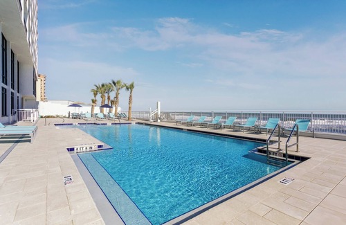 Daytona Beach Shores Hotel | Holiday Inn Express & Suites Oceanfront by IHG