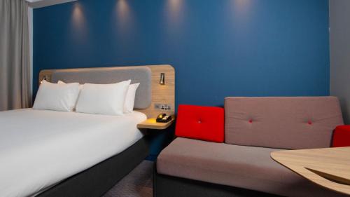 Burton on Trent Hotel | Holiday Inn Express Burton on Trent by IHG
