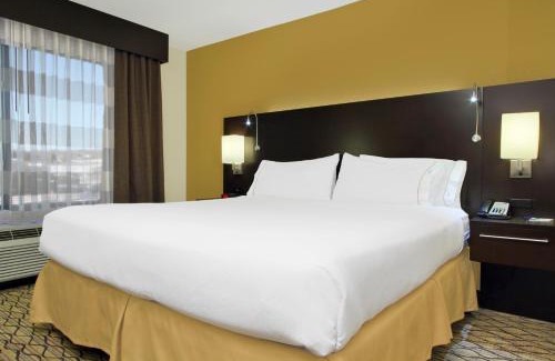 Colorado Springs Hotel | Holiday Inn Express - Colorado Springs - First & Main by IHG