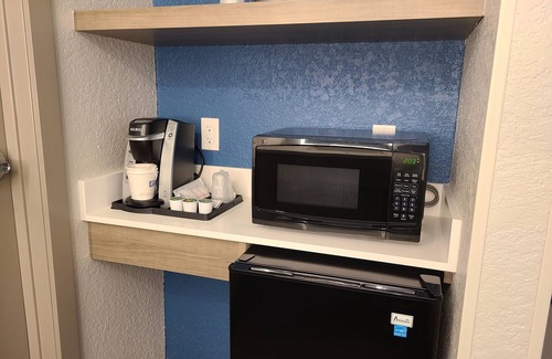 Survey Creek Hotel | Holiday Inn Express & Suites Ft. Lauderdale N - Exec Airport by IHG