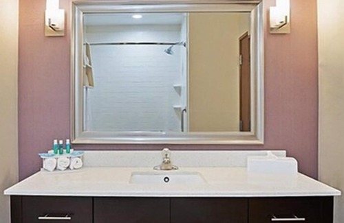 New Cumberland Hotel | Holiday Inn Express & Suites New Cumberland by IHG