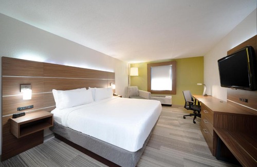Prince Frederick Hotel | Holiday Inn Express Prince Frederick by IHG