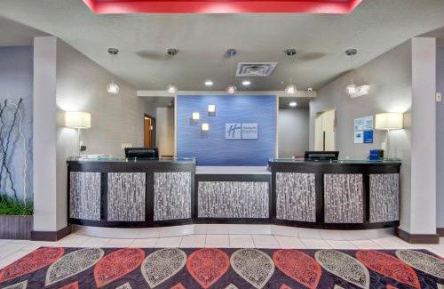 Oklahoma City Hotel | Holiday Inn Express and Suites Oklahoma City North by IHG