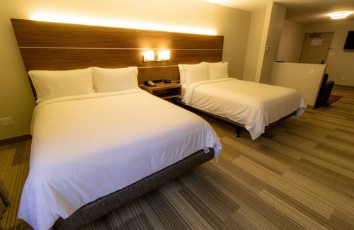 Lakeview Hotel | Holiday Inn Express and Suites Manassas by IHG