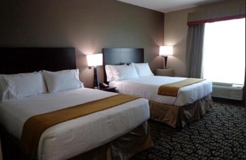 Lubbock Hotel | Holiday Inn Express and Suites Lubbock South by IHG