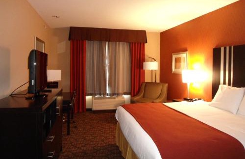 Alpine Hotel | Holiday Inn Express and Suites Alpine by IHG