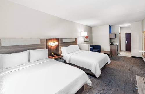 Henderson Hotel | Holiday Inn Express and Suites Henderson by IHG
