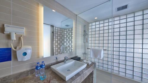 Jintai District Hotel | Holiday Inn Express Baoji City Centre by IHG