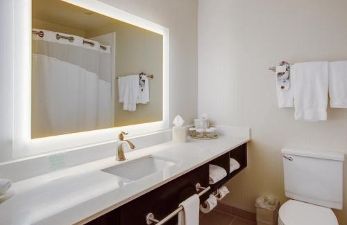 Meridian Hotel | Holiday Inn Express Bellingham by IHG