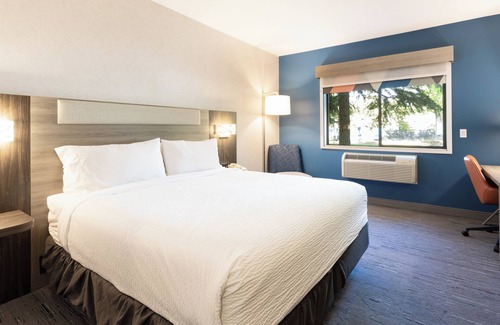 Meridian Hotel | Holiday Inn Express Bellingham by IHG