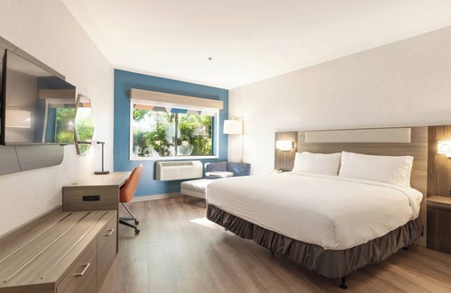 Meridian Hotel | Holiday Inn Express Bellingham by IHG