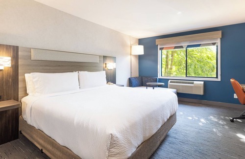Meridian Hotel | Holiday Inn Express Bellingham by IHG