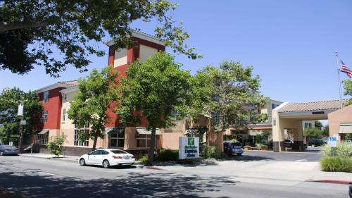 Northwest Berkeley Hotel | Holiday Inn Express Berkeley by IHG