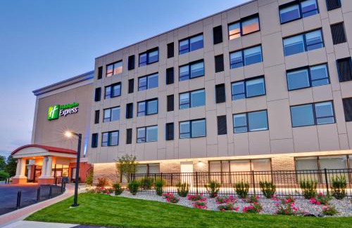 Dorchester Hotel | Holiday Inn Express Boston by IHG