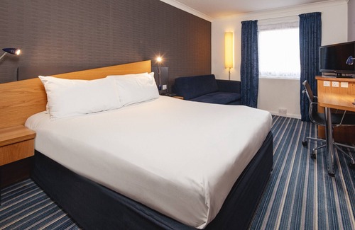 Cribbs Causeway Hotel | Holiday Inn Express Bristol - Filton by IHG