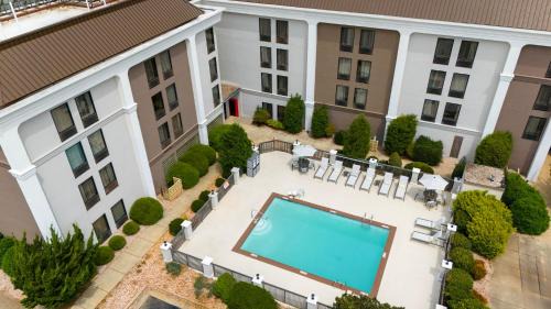 Burlington Hotel | Holiday Inn Express Burlington by IHG