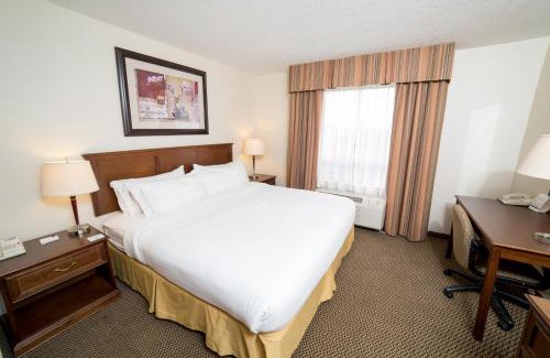 Drayton Valley Hotel | Holiday Inn Express & Suites Drayton Valley by IHG