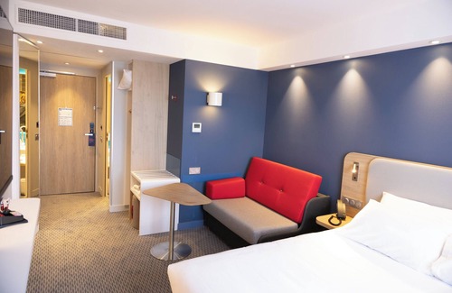 Epron Hotel | Holiday Inn Express Caen Epron by IHG