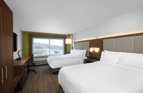 Charleston Hotel | Holiday Inn Express Charleston-Civic Center by IHG