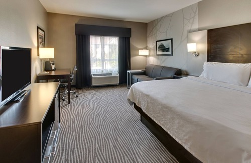 Cheektowaga Hotel | Holiday Inn Express Cheektowaga North East by IHG