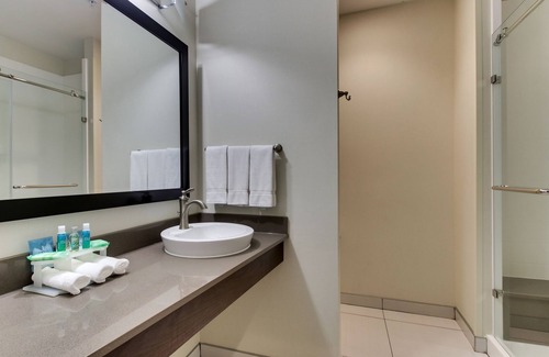Cheektowaga Hotel | Holiday Inn Express Cheektowaga North East by IHG