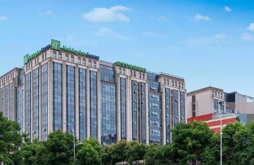 Shuangliu District Hotel | Holiday Inn Express Chengdu Airport Zone Free shuttle from Shuangliu International Airport to hotel ,welcome drink