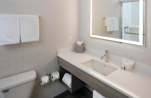 Corvallis Hotel | Holiday Inn Express Corvallis-On the River by IHG