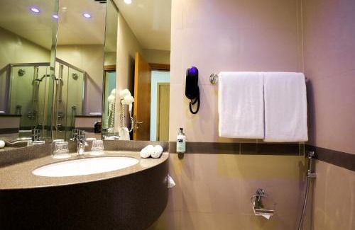 Garhoud Hotel | Holiday Inn Express Dubai Airport by IHG